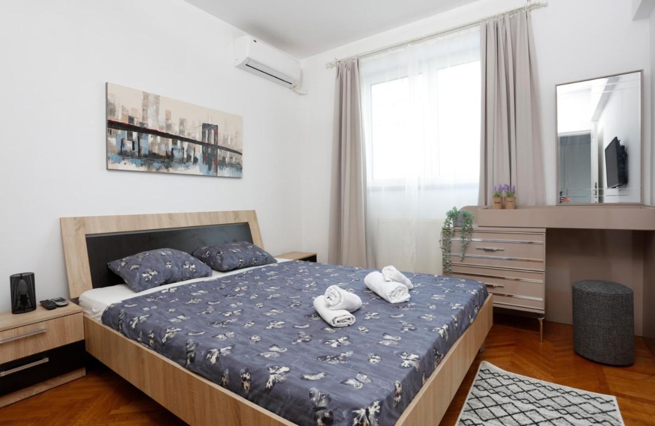 Rico'S 3 Bedroom City Center Apartment Bucareste Exterior foto