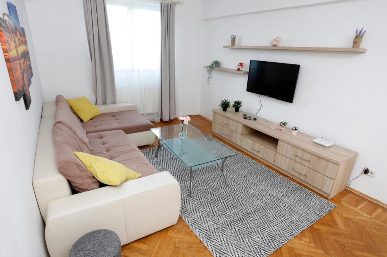 Rico'S 3 Bedroom City Center Apartment Bucareste Exterior foto