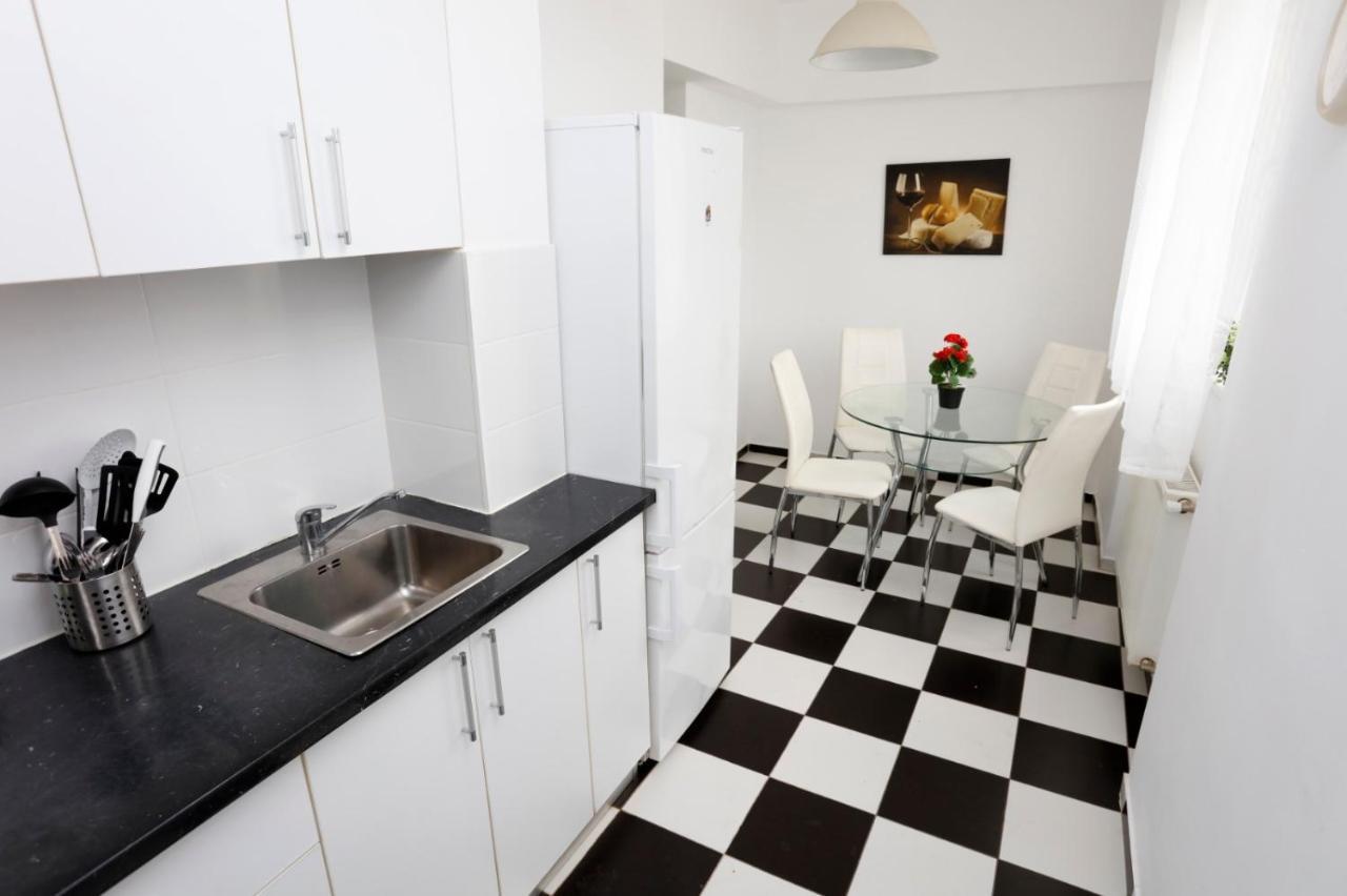 Rico'S 3 Bedroom City Center Apartment Bucareste Exterior foto