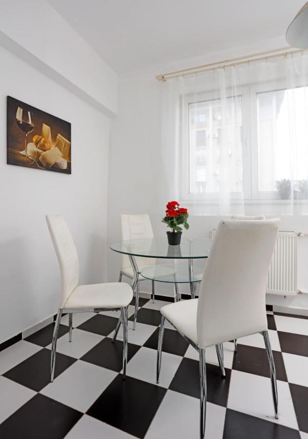Rico'S 3 Bedroom City Center Apartment Bucareste Exterior foto